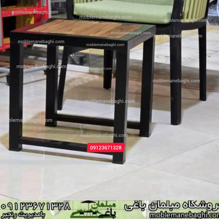 میز کنار تخت استخری